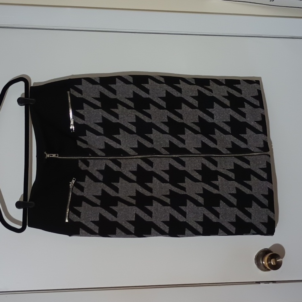 Worthington size 12 zip up skirt